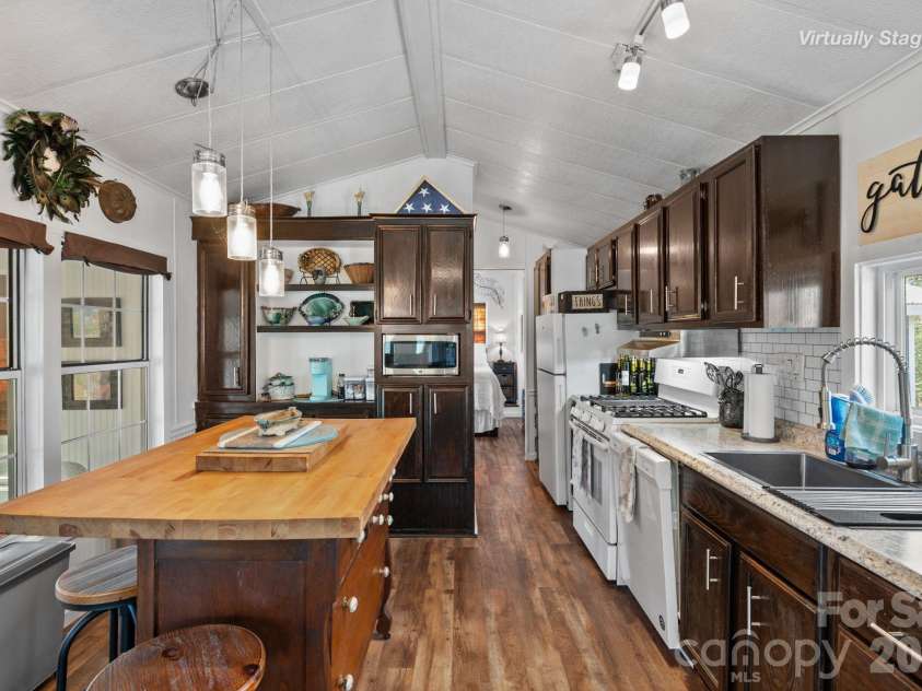 54 Kimiko Lane, Balsam Grove, NC 28708.  MLS# CAR4392084, YatesRealty ID 29243. 