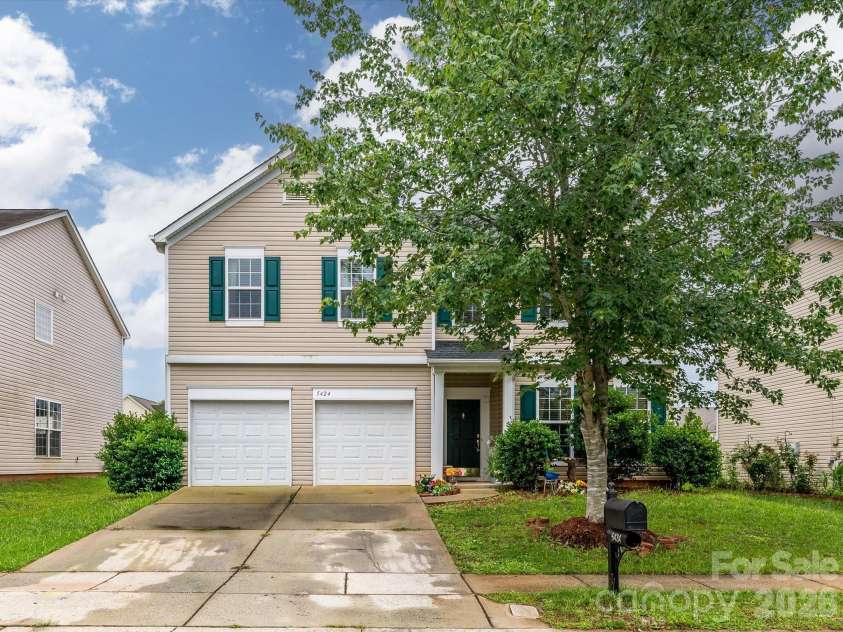 5424 Nightshade Oaks Drive, Charlotte, NC 28227.  MLS# CAR4390959, YatesRealty ID 29246. 