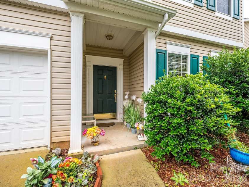 5424 Nightshade Oaks Drive, Charlotte, NC 28227.  MLS# CAR4390959, YatesRealty ID 29246. 