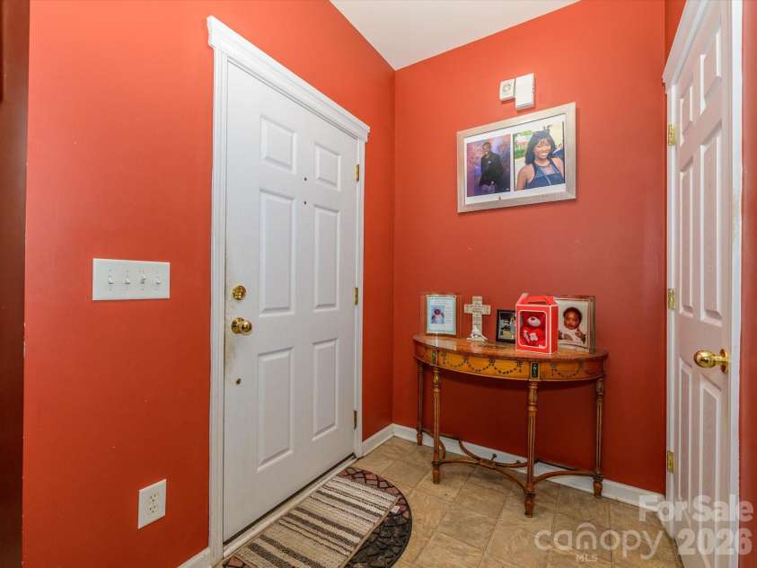 5424 Nightshade Oaks Drive, Charlotte, NC 28227.  MLS# CAR4390959, YatesRealty ID 29246. 