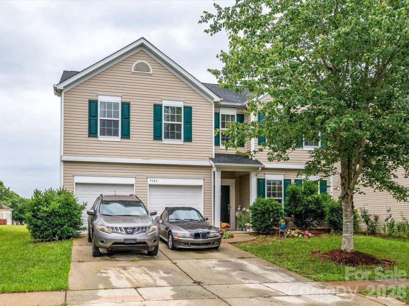 5424 Nightshade Oaks Drive, Charlotte, NC 28227.  MLS# CAR4390959, YatesRealty ID 29246. 