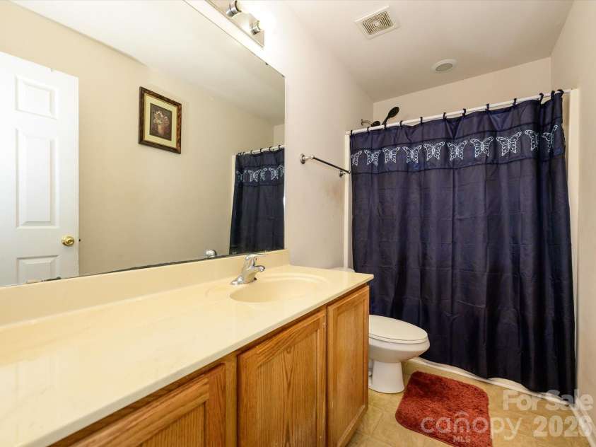 5424 Nightshade Oaks Drive, Charlotte, NC 28227.  MLS# CAR4390959, YatesRealty ID 29246. Guest bath up