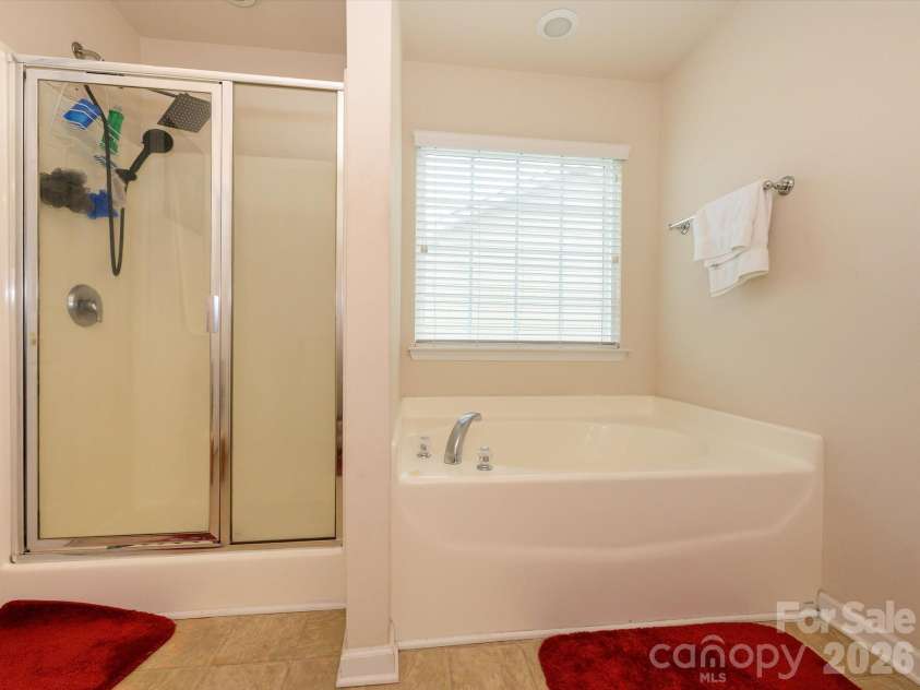 5424 Nightshade Oaks Drive, Charlotte, NC 28227.  MLS# CAR4390959, YatesRealty ID 29246. Primary bath