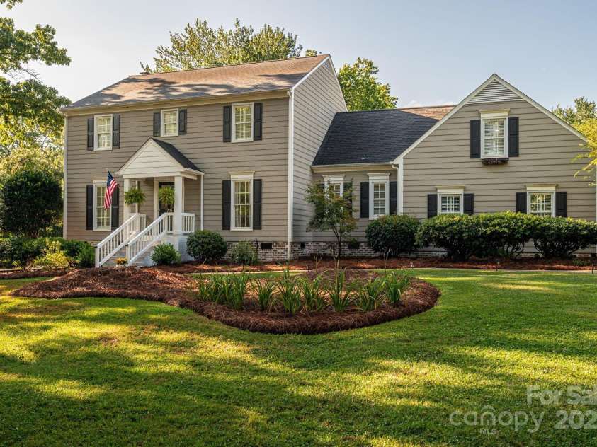 1705 Clubview Circle, Gastonia, NC 28056.  MLS# CAR4271543, YatesRealty ID 29247. 