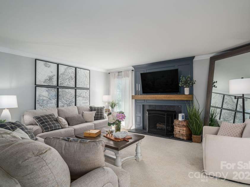 1705 Clubview Circle, Gastonia, NC 28056.  MLS# CAR4271543, YatesRealty ID 29247. 