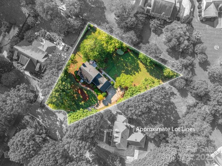 1705 Clubview Circle, Gastonia, NC 28056.  MLS# CAR4271543, YatesRealty ID 29247. 