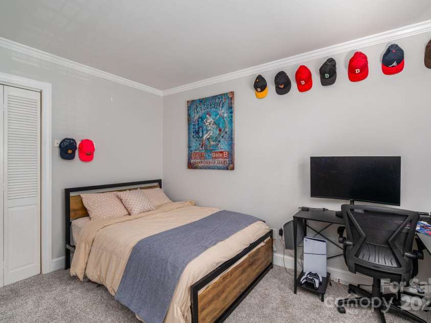 1705 Clubview Circle, Gastonia, NC 28056.  MLS# CAR4271543, YatesRealty ID 29247. Bedroom 4