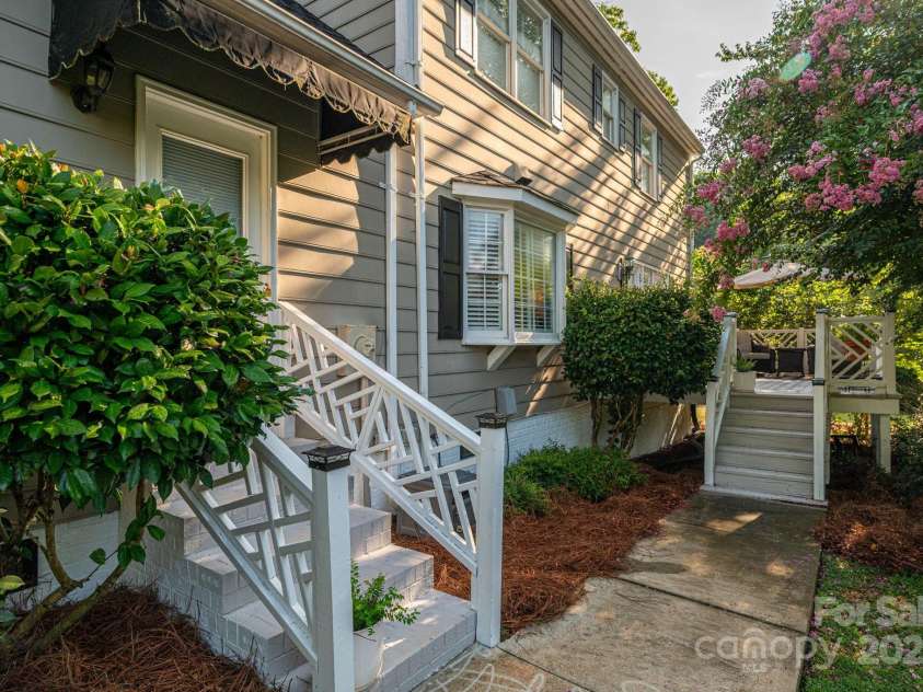 1705 Clubview Circle, Gastonia, NC 28056.  MLS# CAR4271543, YatesRealty ID 29247. Steps to laundry room