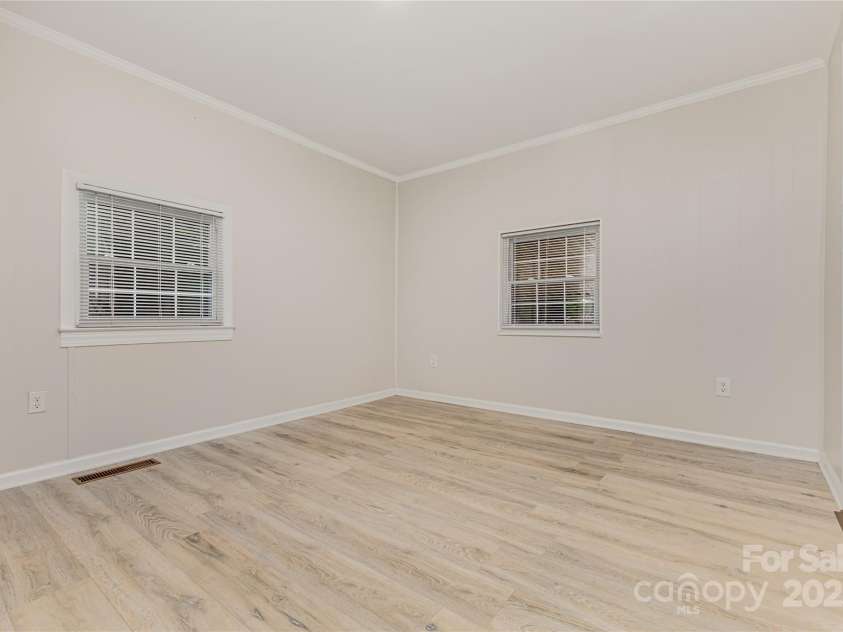 242 White Street, Concord, NC 28027.  MLS# CAR4285056, YatesRealty ID 29248. 