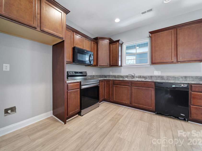 2708 Barwick Lane, Rock Hill, SC 29730.  MLS# CAR4286327, YatesRealty ID 29249. 