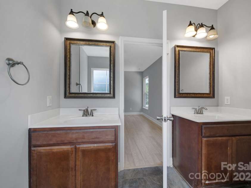 2708 Barwick Lane, Rock Hill, SC 29730.  MLS# CAR4286327, YatesRealty ID 29249. 