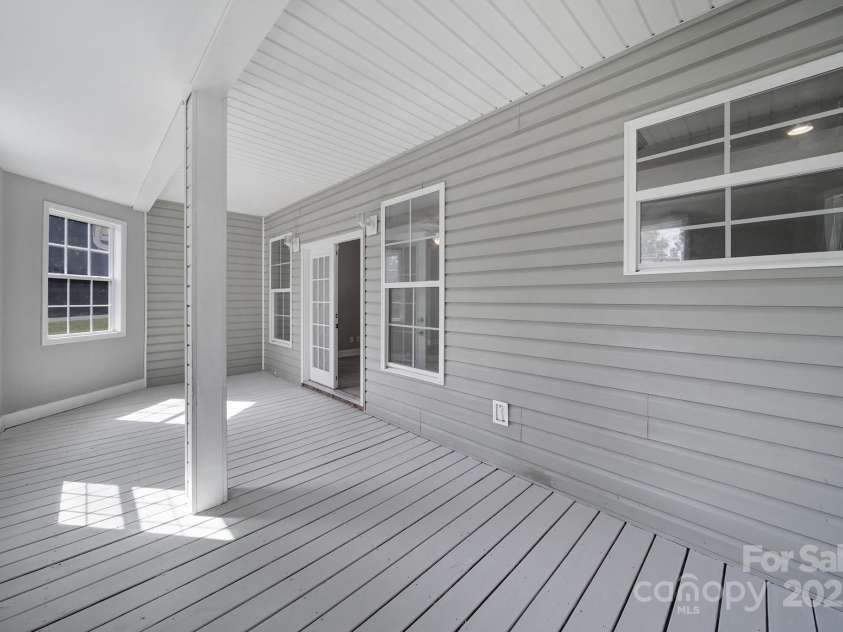 2708 Barwick Lane, Rock Hill, SC 29730.  MLS# CAR4286327, YatesRealty ID 29249. 