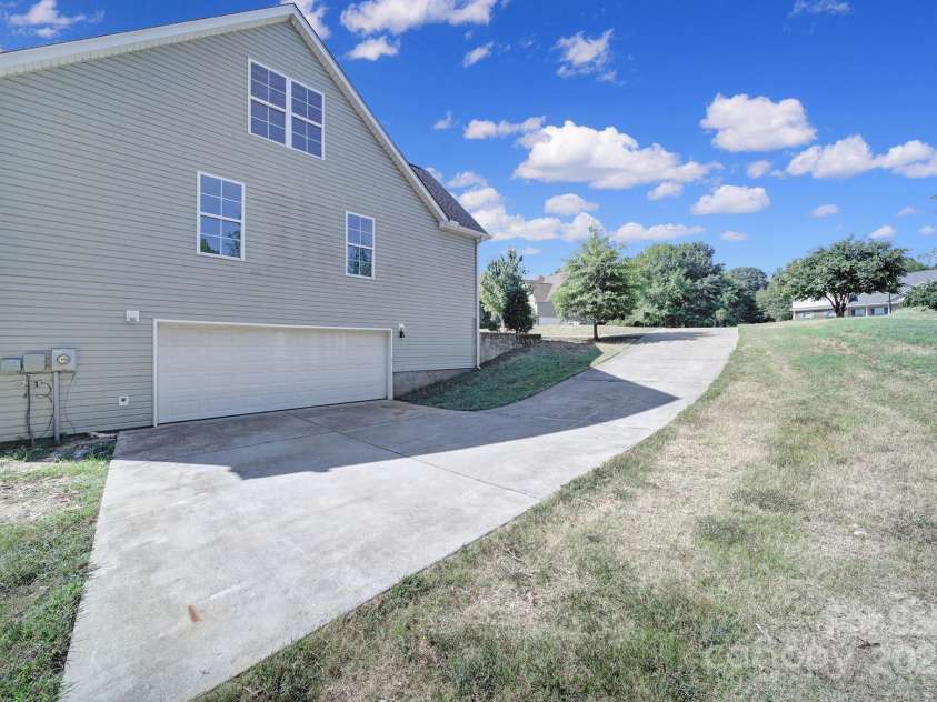 2708 Barwick Lane, Rock Hill, SC 29730.  MLS# CAR4286327, YatesRealty ID 29249. 