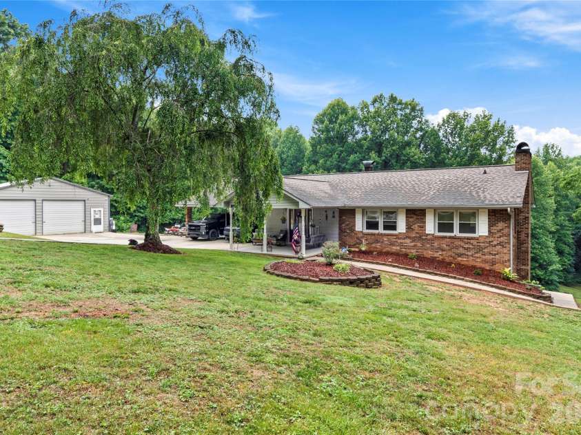 303 Alexander Drive, North Wilkesboro, NC 28659.  MLS# CAR4392007, YatesRealty ID 29249. 