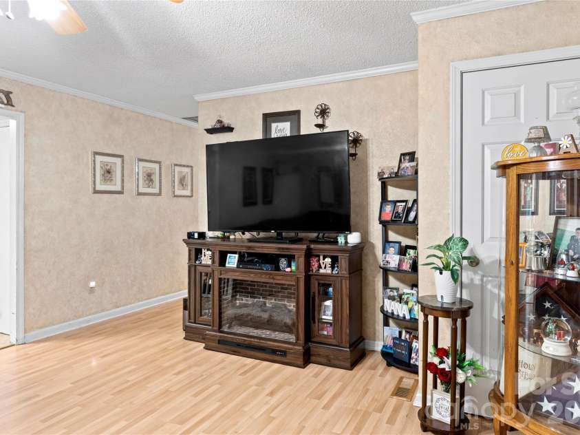 303 Alexander Drive, North Wilkesboro, NC 28659.  MLS# CAR4392007, YatesRealty ID 29249. 