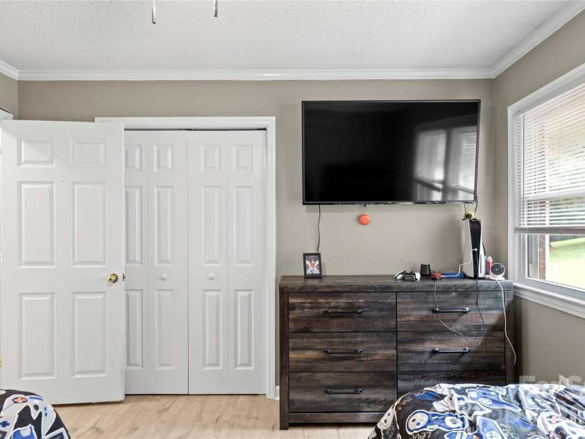 303 Alexander Drive, North Wilkesboro, NC 28659.  MLS# CAR4392007, YatesRealty ID 29249. 