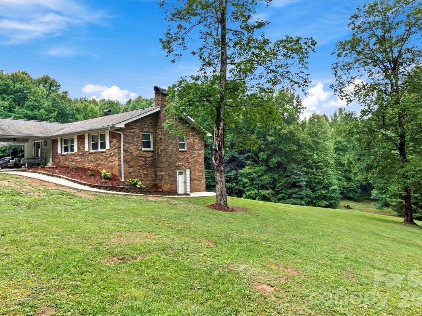 303 Alexander Drive, North Wilkesboro, NC 28659.  MLS# CAR4392007, YatesRealty ID 29249. 