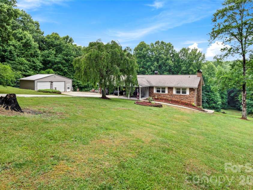 303 Alexander Drive, North Wilkesboro, NC 28659.  MLS# CAR4392007, YatesRealty ID 29249. 