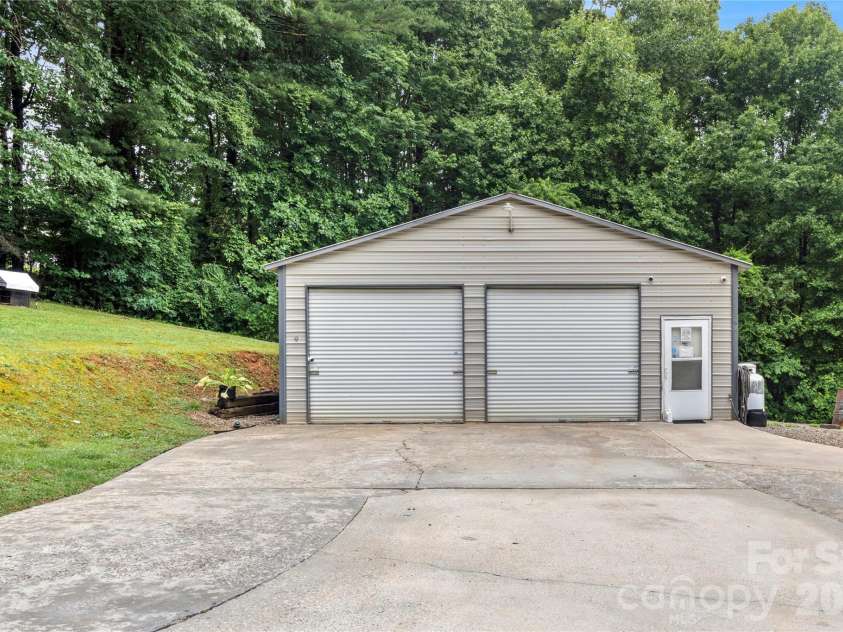 303 Alexander Drive, North Wilkesboro, NC 28659.  MLS# CAR4392007, YatesRealty ID 29249. 