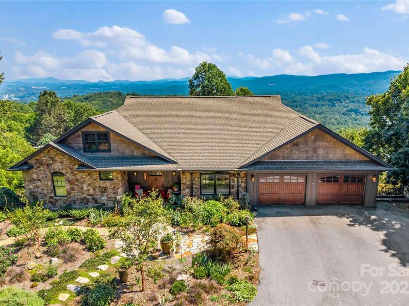 159 Alta Circle, Hendersonville, NC 28739.  MLS# CAR4300821, YatesRealty ID 2925. 159 Alta Circle beckons you to come and enjoy it's marvelous views!