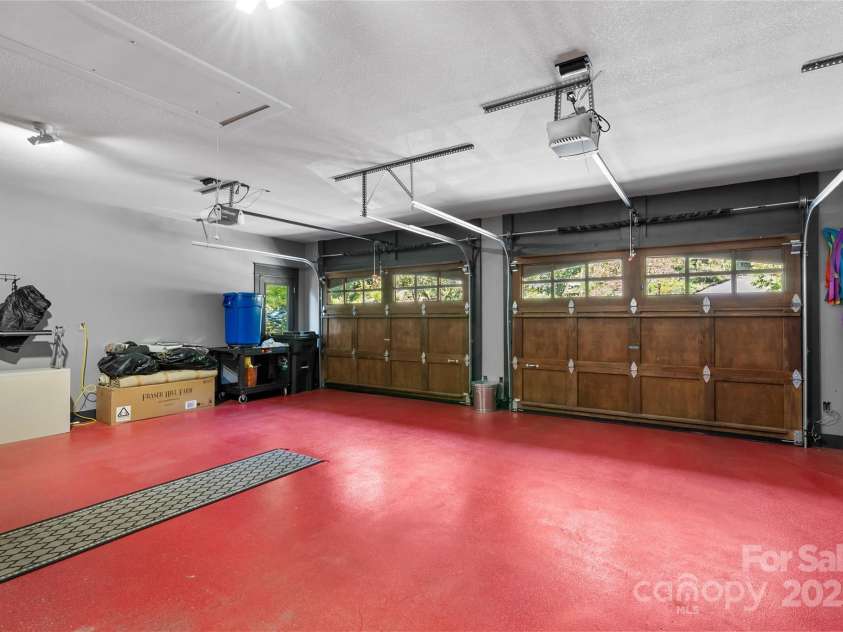 159 Alta Circle, Hendersonville, NC 28739.  MLS# CAR4300821, YatesRealty ID 2925. Garage 