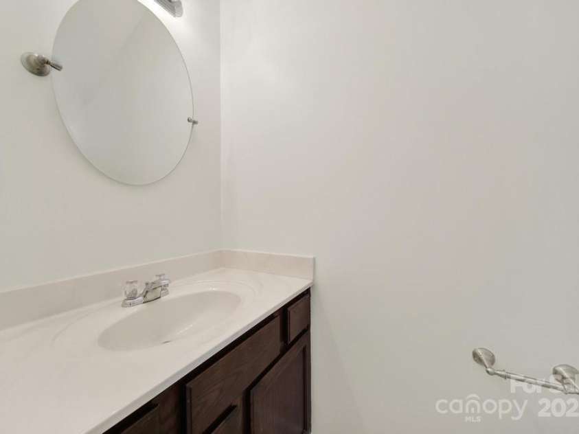 125 Karlstad Lane, Mooresville, NC 28115.  MLS# CAR4286478, YatesRealty ID 29250. 
