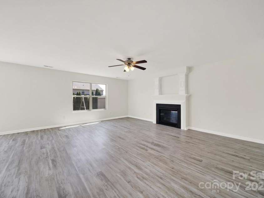 125 Karlstad Lane, Mooresville, NC 28115.  MLS# CAR4286478, YatesRealty ID 29250. 