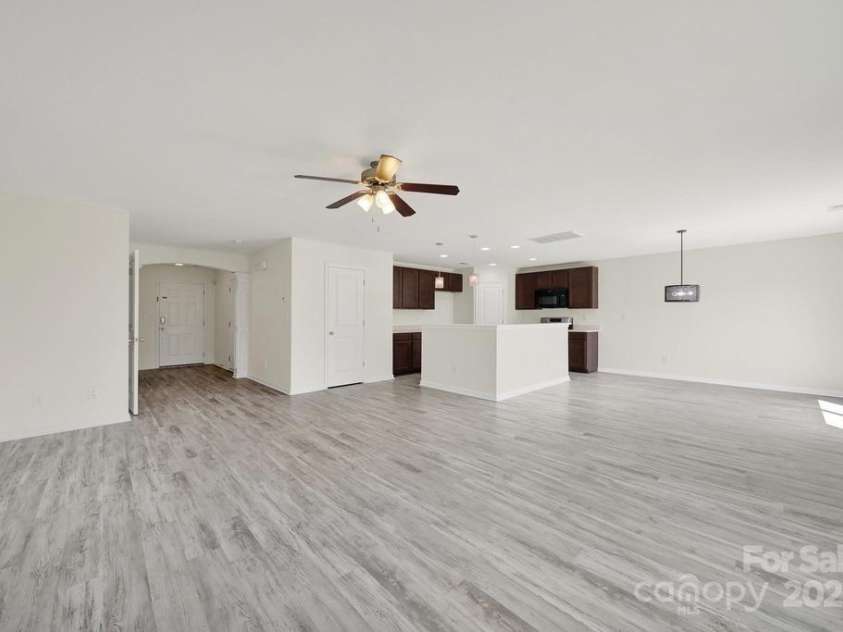 125 Karlstad Lane, Mooresville, NC 28115.  MLS# CAR4286478, YatesRealty ID 29250. 