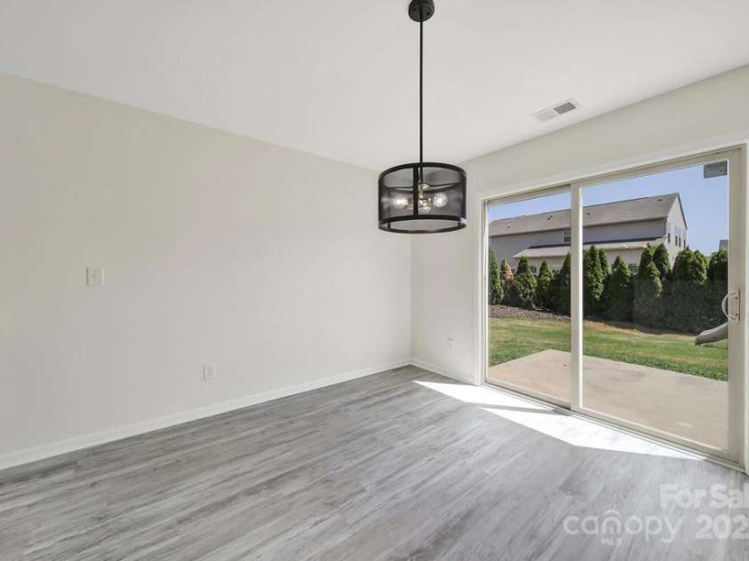 125 Karlstad Lane, Mooresville, NC 28115.  MLS# CAR4286478, YatesRealty ID 29250. 