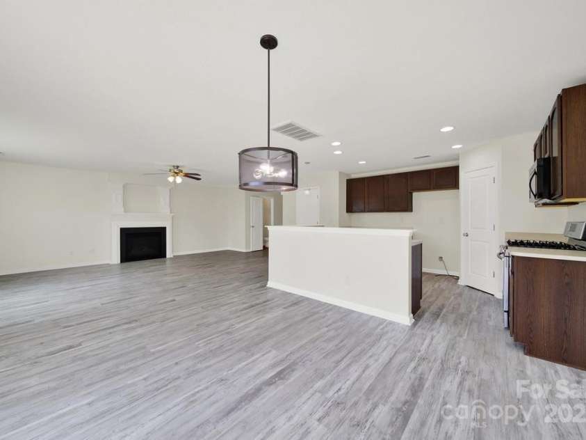 125 Karlstad Lane, Mooresville, NC 28115.  MLS# CAR4286478, YatesRealty ID 29250. 