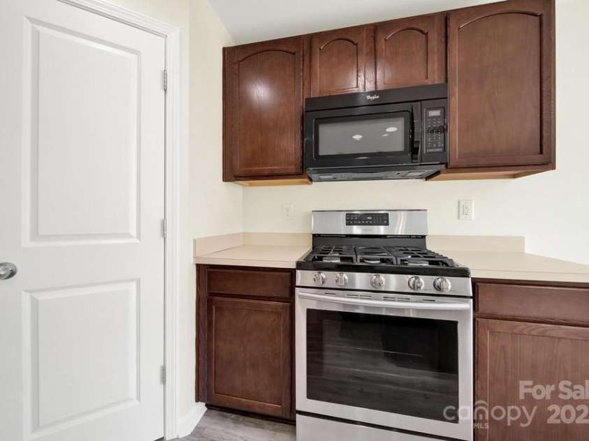 125 Karlstad Lane, Mooresville, NC 28115.  MLS# CAR4286478, YatesRealty ID 29250. 