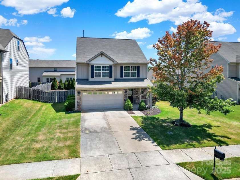 125 Karlstad Lane, Mooresville, NC 28115.  MLS# CAR4286478, YatesRealty ID 29250. 