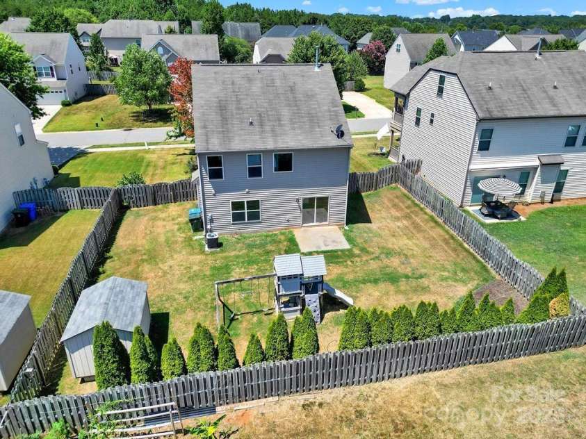 125 Karlstad Lane, Mooresville, NC 28115.  MLS# CAR4286478, YatesRealty ID 29250. 