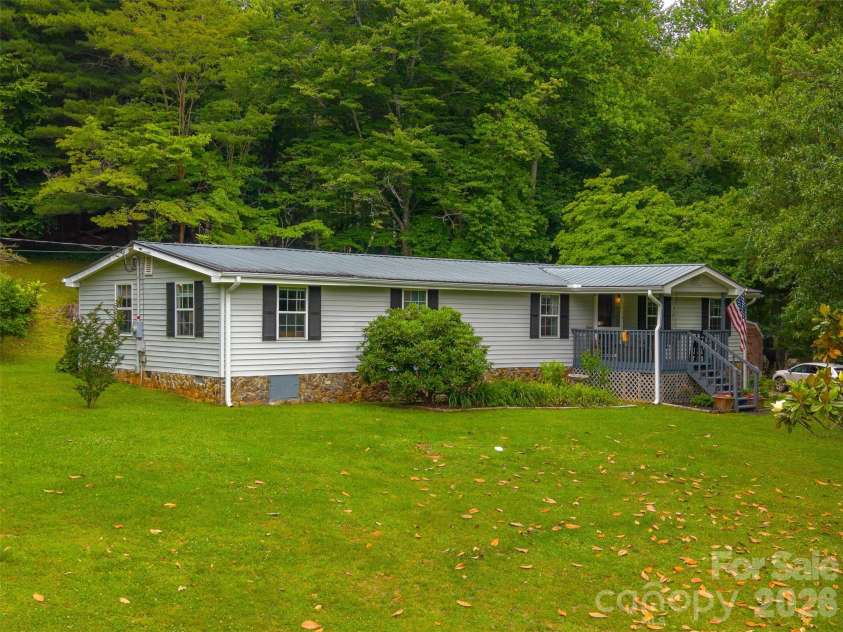 1350 Skeenah Road, Franklin, NC 28734.  MLS# CAR4388615, YatesRealty ID 29250. 