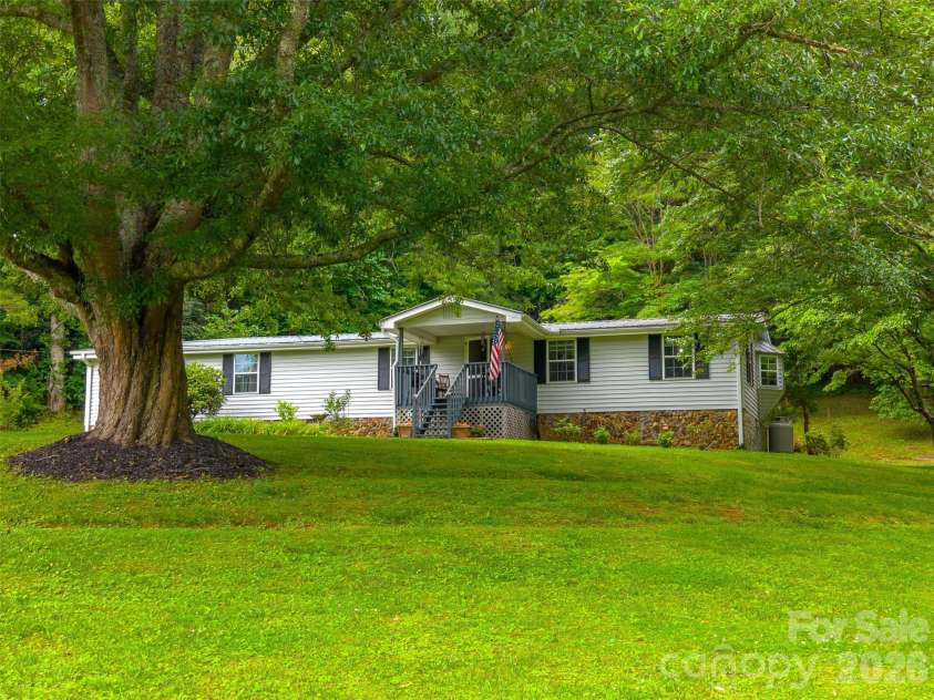 1350 Skeenah Road, Franklin, NC 28734.  MLS# CAR4388615, YatesRealty ID 29250. 