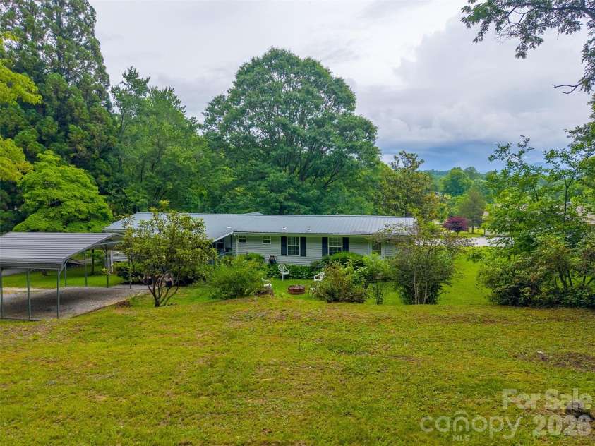 1350 Skeenah Road, Franklin, NC 28734.  MLS# CAR4388615, YatesRealty ID 29250. Flat yard up Top