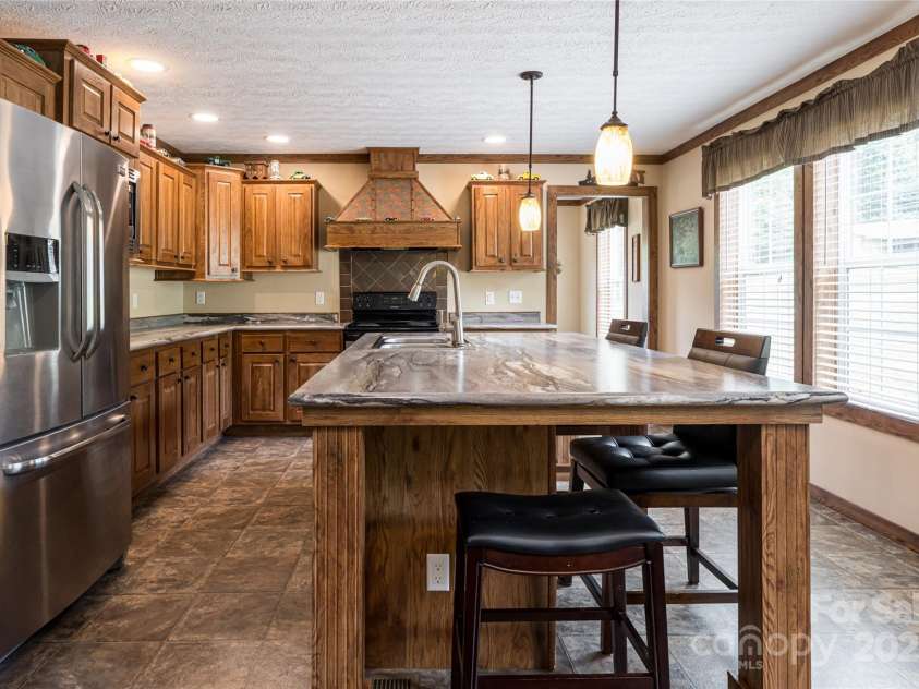 78 Hillcrest Drive, Candler, NC 28715.  MLS# CAR4286565, YatesRealty ID 29251. 