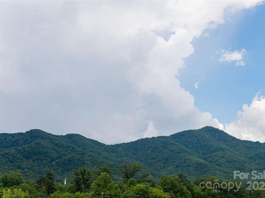 78 Hillcrest Drive, Candler, NC 28715.  MLS# CAR4286565, YatesRealty ID 29251. 