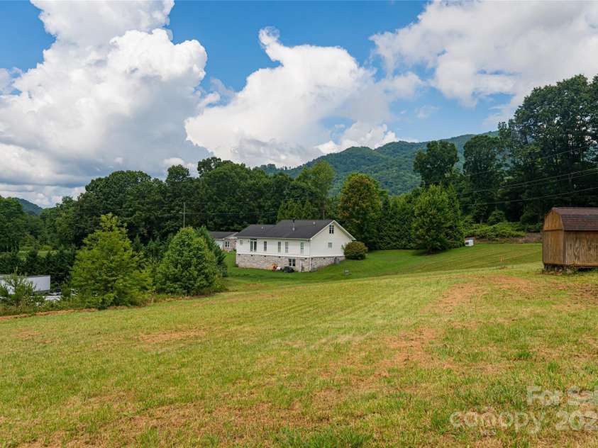 78 Hillcrest Drive, Candler, NC 28715.  MLS# CAR4286565, YatesRealty ID 29251. 