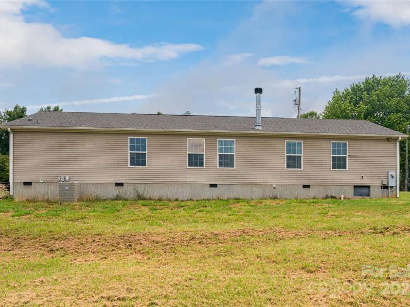 78 Hillcrest Drive, Candler, NC 28715.  MLS# CAR4286565, YatesRealty ID 29251. 