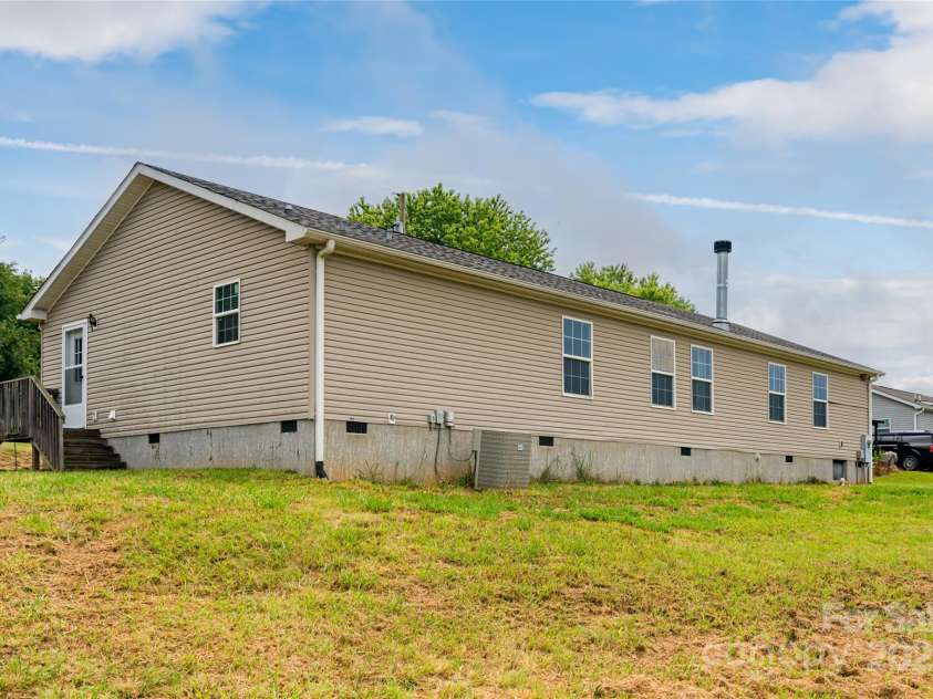 78 Hillcrest Drive, Candler, NC 28715.  MLS# CAR4286565, YatesRealty ID 29251. 