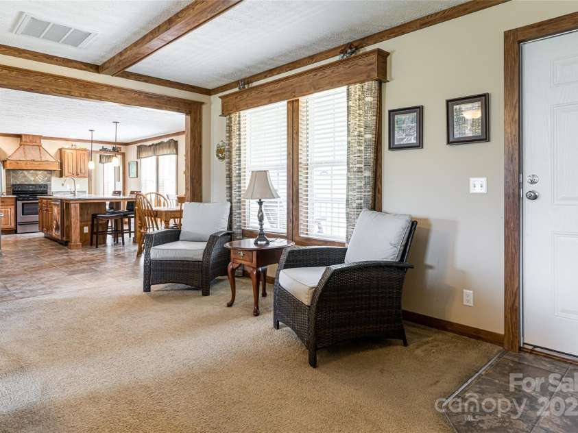 78 Hillcrest Drive, Candler, NC 28715.  MLS# CAR4286565, YatesRealty ID 29251. Beautiful accents