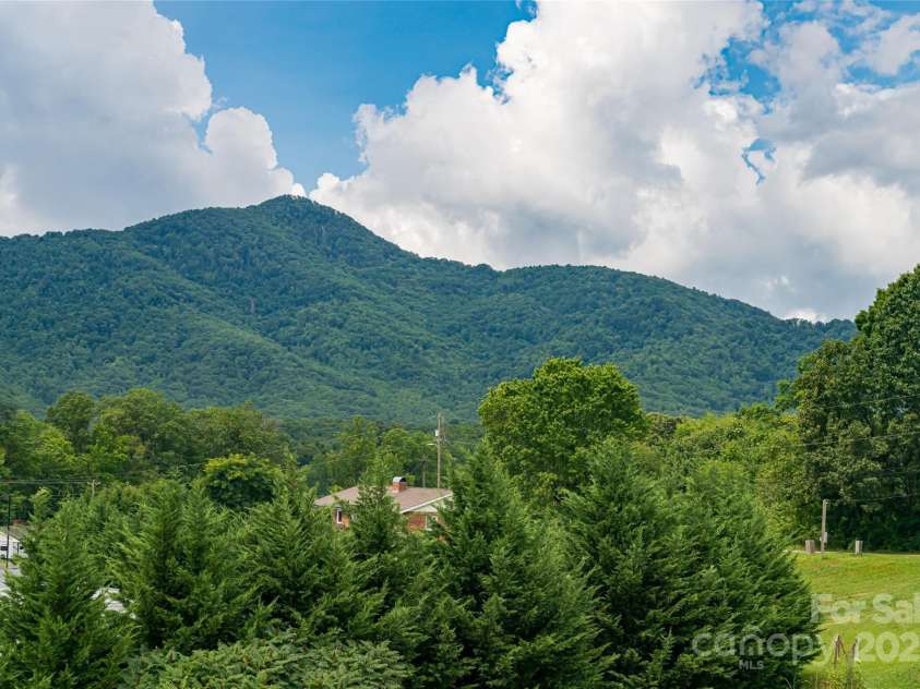 78 Hillcrest Drive, Candler, NC 28715.  MLS# CAR4286565, YatesRealty ID 29251. Gorgeous views!