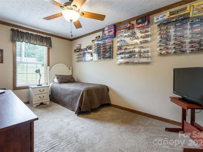 78 Hillcrest Drive, Candler, NC 28715.  MLS# CAR4286565, YatesRealty ID 29251. Third bedroom