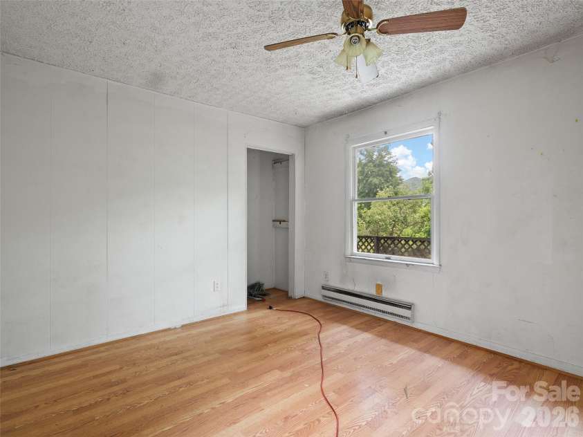 277 Orion Davis Road, Waynesville, NC 28786.  MLS# CAR4392169, YatesRealty ID 29252. 