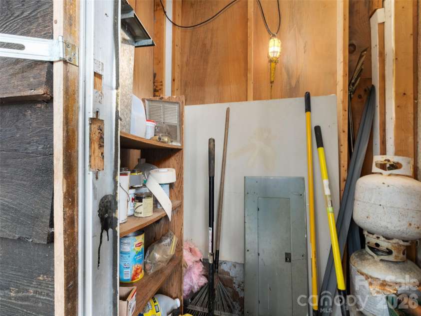 277 Orion Davis Road, Waynesville, NC 28786.  MLS# CAR4392169, YatesRealty ID 29252. 