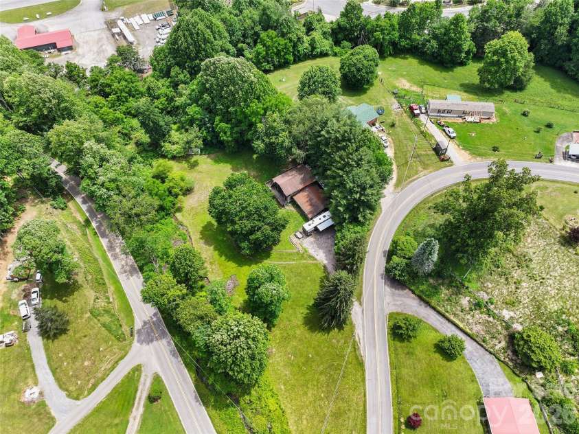 277 Orion Davis Road, Waynesville, NC 28786.  MLS# CAR4392169, YatesRealty ID 29252. 