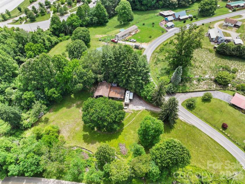 277 Orion Davis Road, Waynesville, NC 28786.  MLS# CAR4392169, YatesRealty ID 29252. 