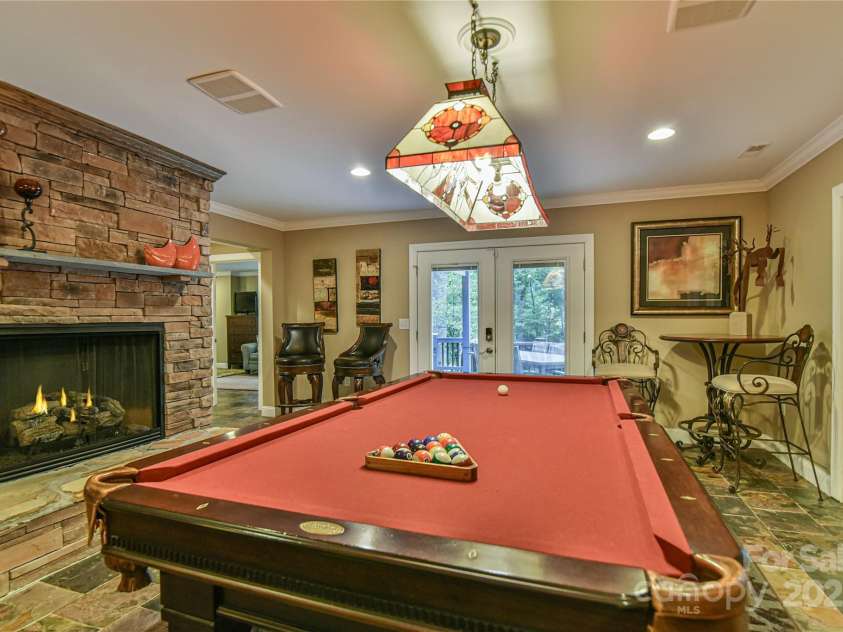 409 North Fork Road, Black Mountain, NC 28711.  MLS# CAR4284708, YatesRealty ID 29252. 