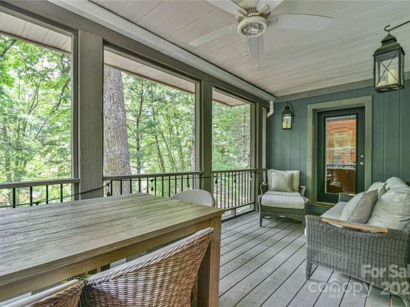 409 North Fork Road, Black Mountain, NC 28711.  MLS# CAR4284708, YatesRealty ID 29252. 